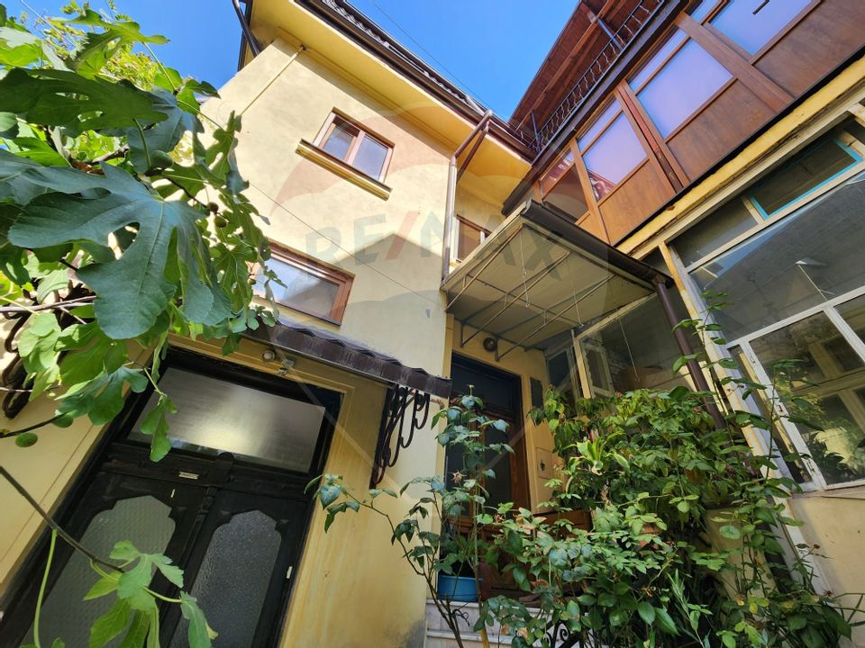 9 room House / Villa for sale, Eminescu area