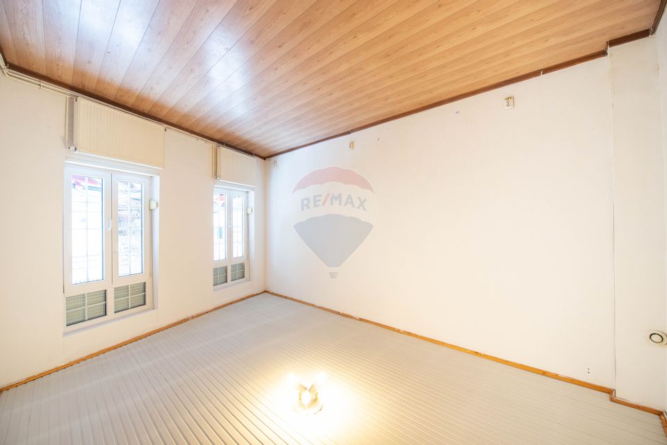 Vila interbelica cu 6 camere de vanzare, 99 mpu, Parc Cismigiu