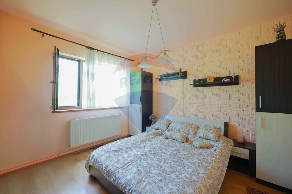 Casă de vânzare cu 1800 mp teren, Paleu