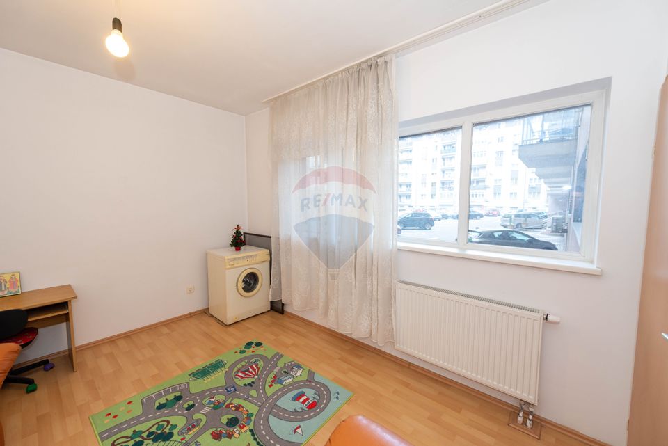 Apartament cu 3 camere de vanzare complex  Rasarit De Soare, Titan