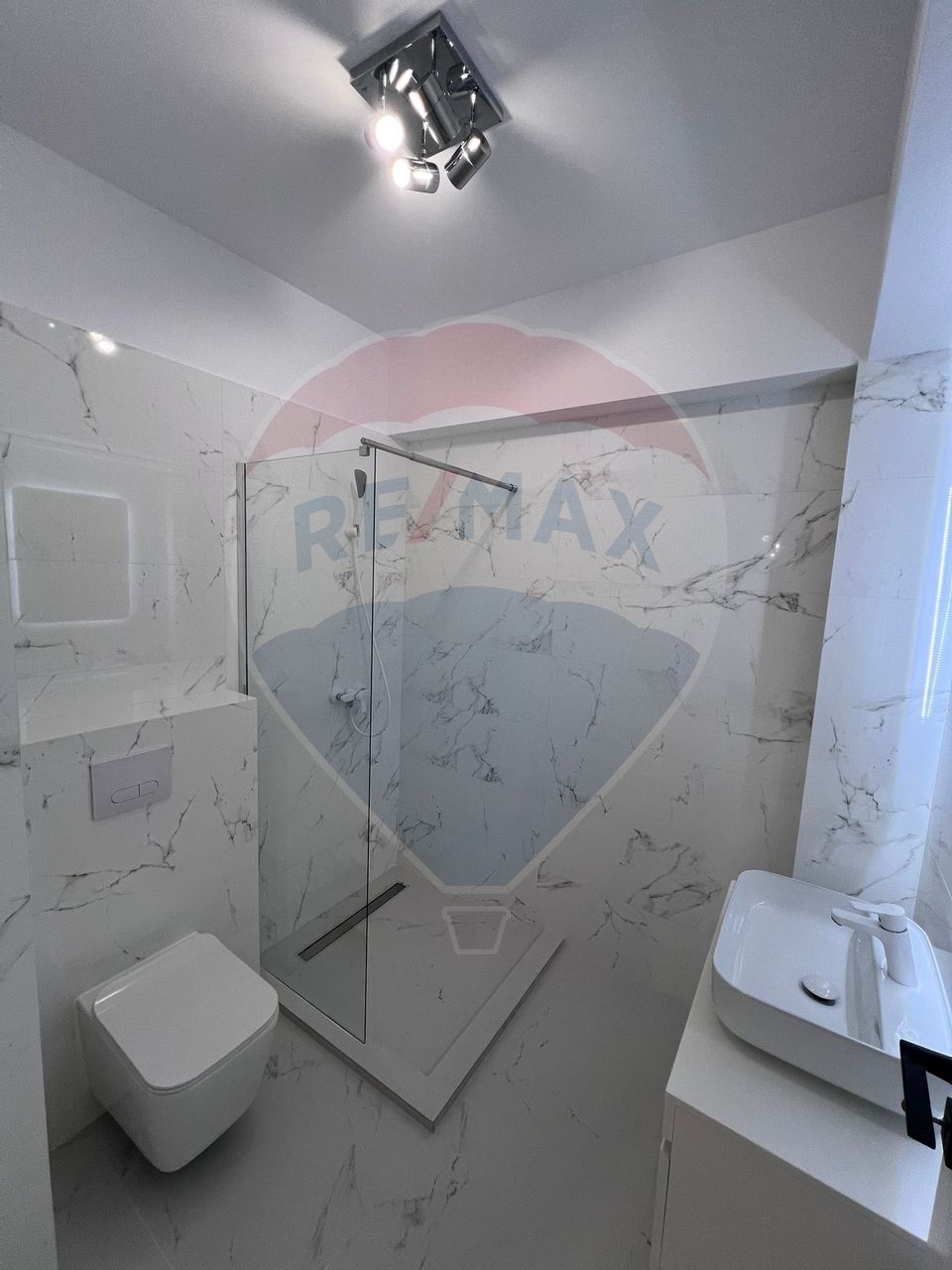 DE INCHIRIAT Apartament 3 camere CRYSTAL NORTH PIPERA