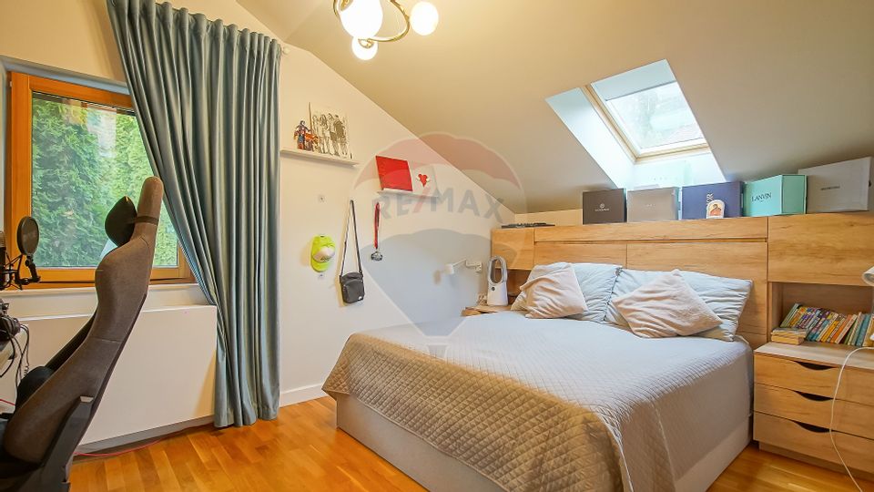 Vila moderna cu vedere spre padure Poiana Angelescu