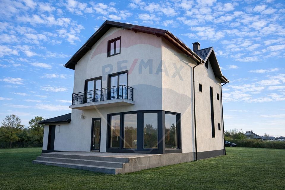 8 room House / Villa for sale