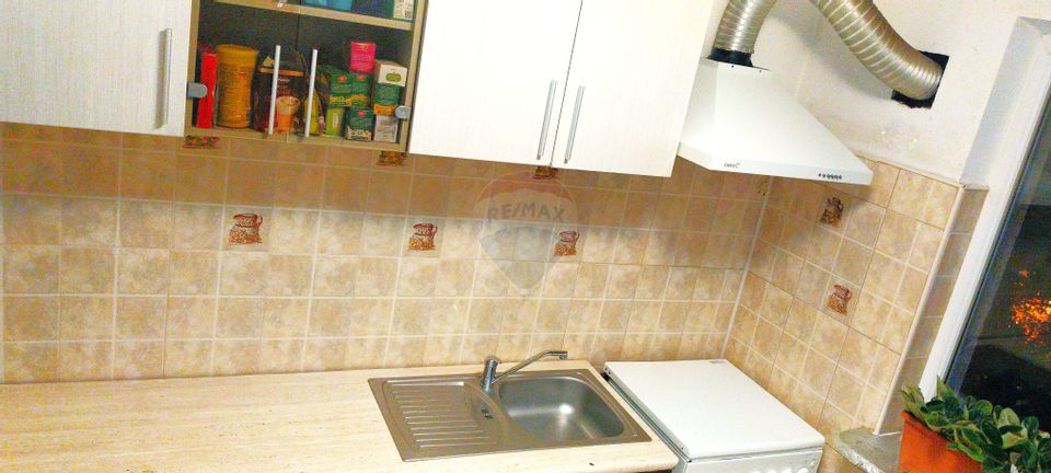 Apartament cu 2 camere de vânzare în zona 1 Mai Insula