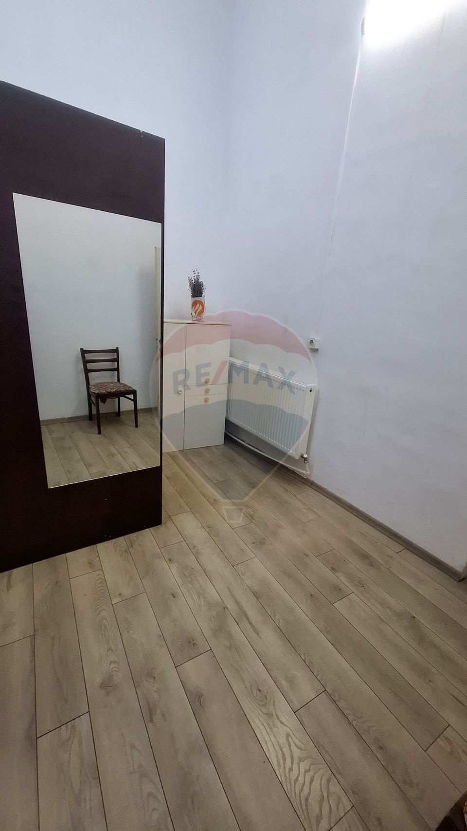 50sq.m Commercial Space for rent, Ultracentral area
