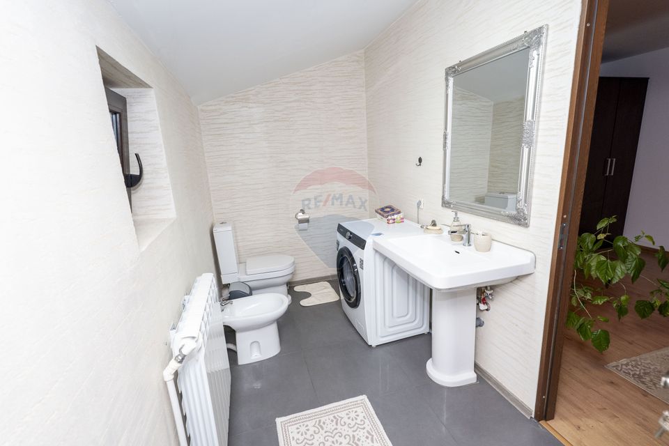 Vila 5 camere complet mobilata, foișor, teren generos