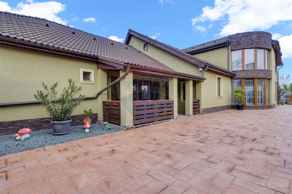 Casă noua pe colt si teren 1079 mp de vanzare in Macea,Arad