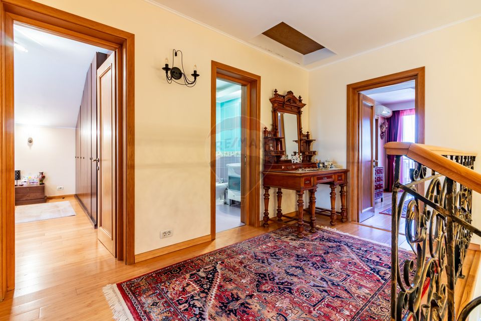 House / Villa for sale in Corbeanca, Blue Lagoon, near the lake