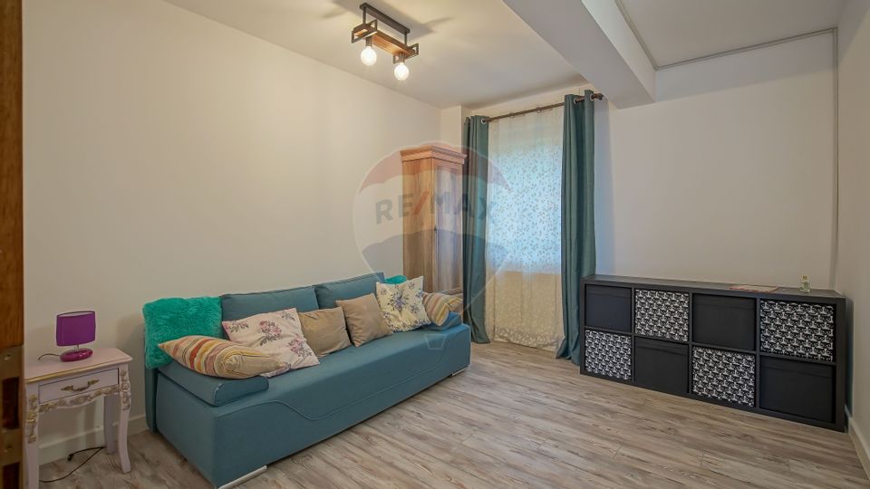 Proprietate cu stil la poalele muntelui - liniște și intimitate!