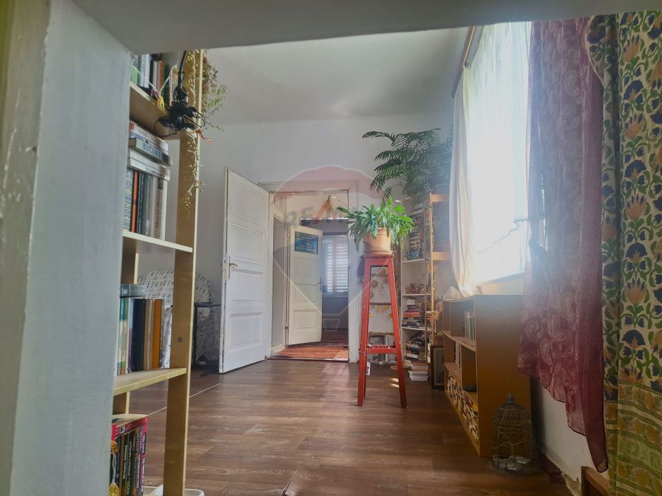 Casă cu grădină superbă – o oază verde în Sibiu