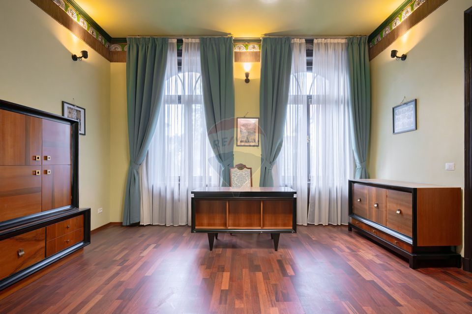 130 sqm Historic Property – Ideal for Living or Office