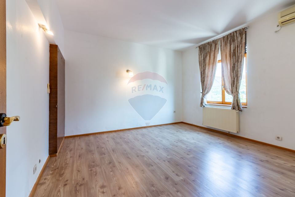 Casă / Vilă în Pipera de inchiriat, Iancu Nicolae, 5 x parcare