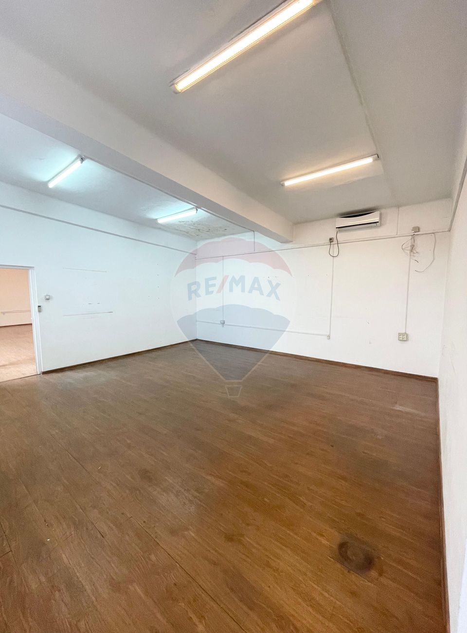 128sq.m Office Space for rent, UTA area