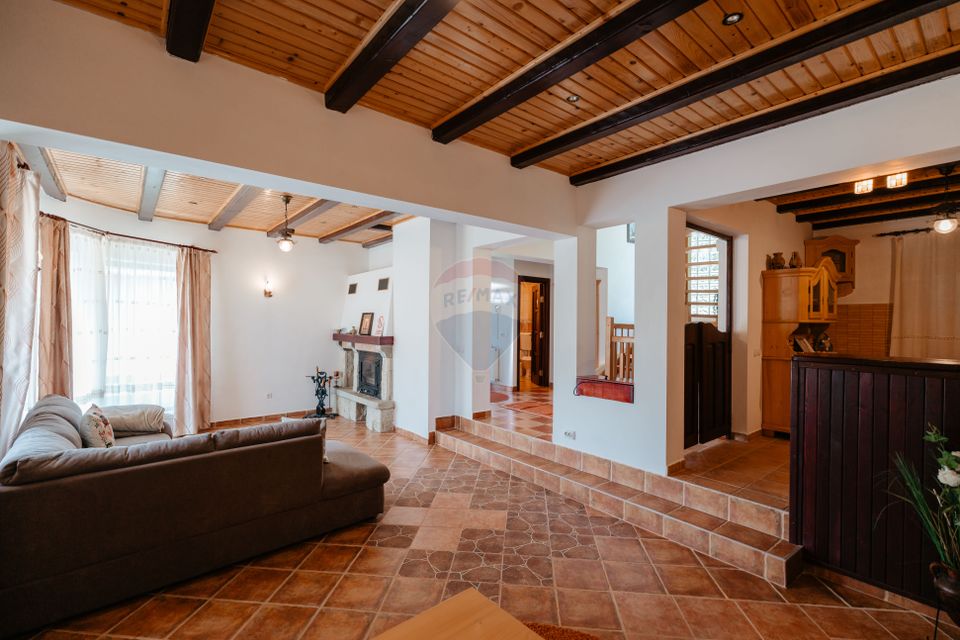 Vilă cu 6 camere, teren de 1000mp, într-un resort montan privat