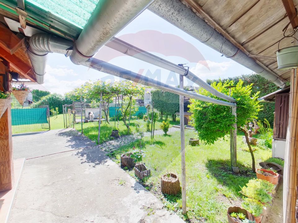 Casă / Vilă cu 5 camere de vânzare în zona Est