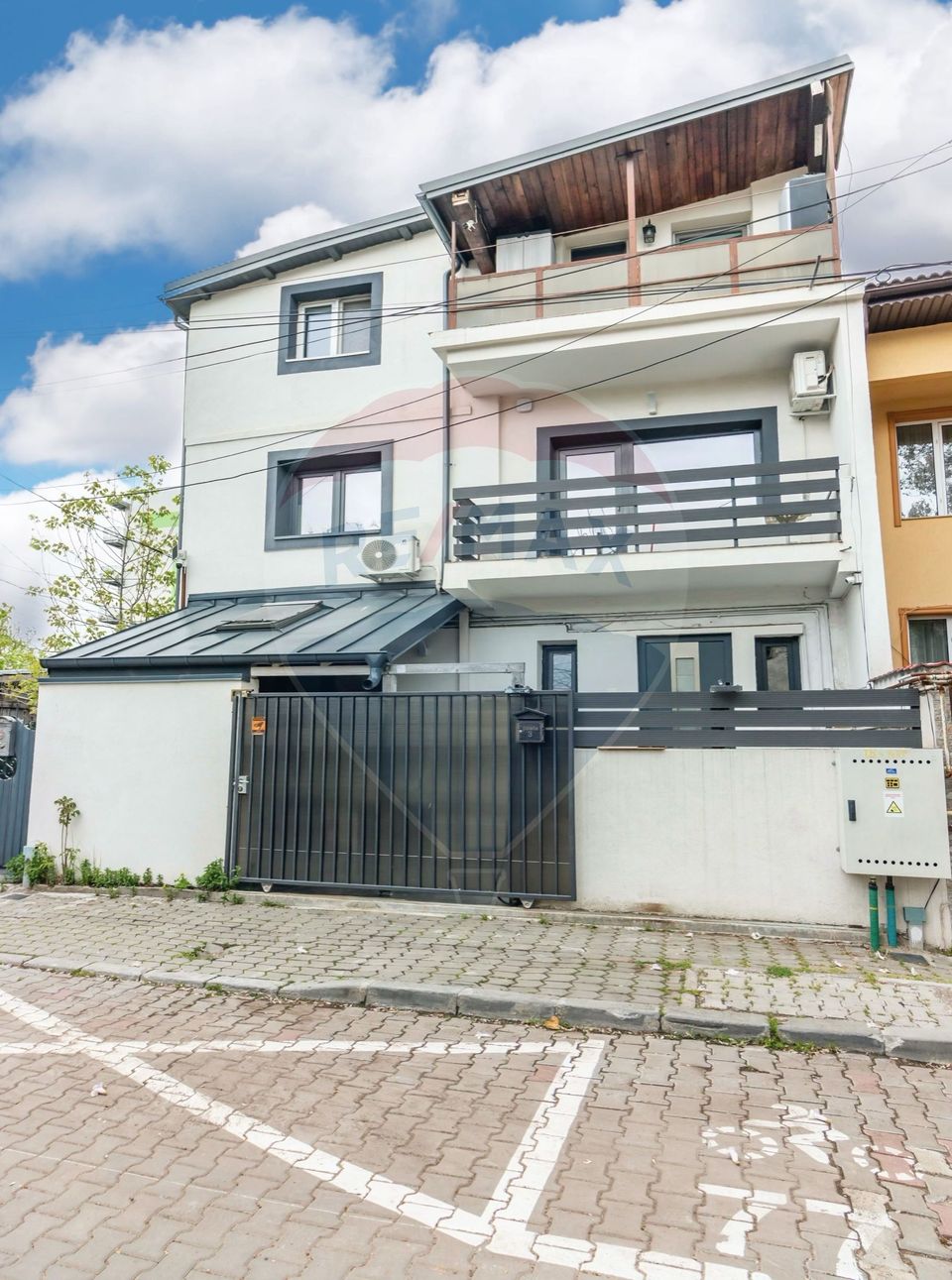 Apartament cu 4 camere de vanzare în Bucurestii Noi, metrou, parc