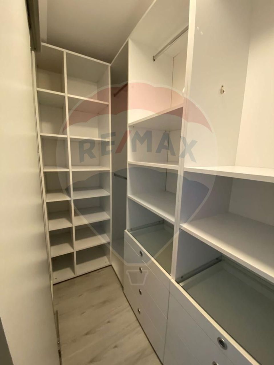 Apartament cu 2 camere de vânzare în zona Bragadiru