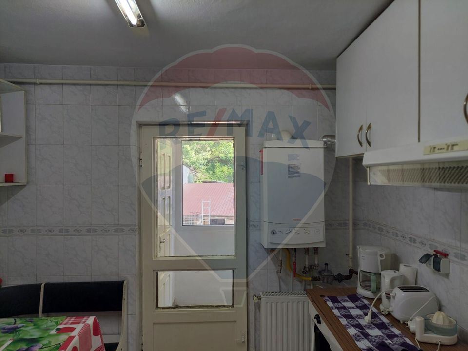 Apartament 3 camere decomantdate Slanic Moldova