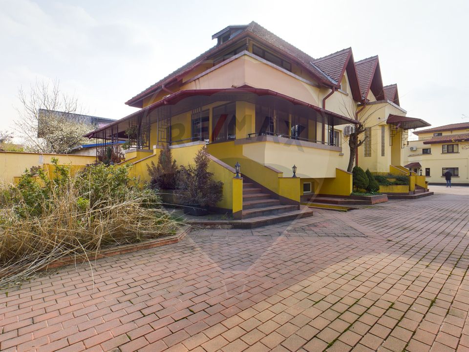 Casă / Vilă cu 21 camere de vânzare în zona Alexandriei