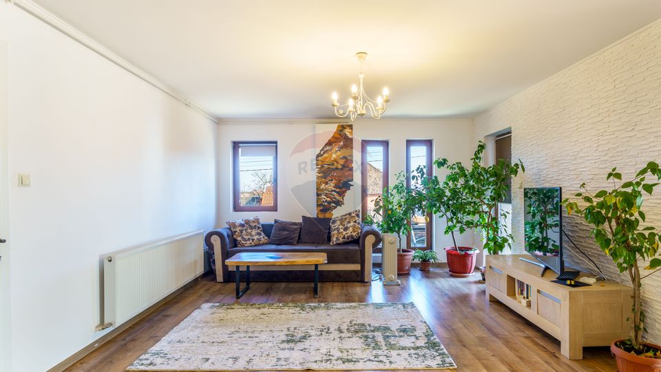 Casă / Vilă cu 4 camere de închiriat în zona Nord-Vest, Comision 0%