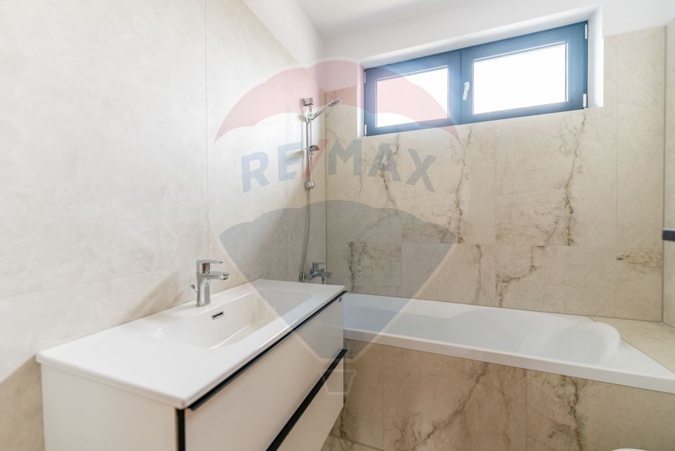 Casă elegantă și spațioasă – în complex privat, zona centrală Arad