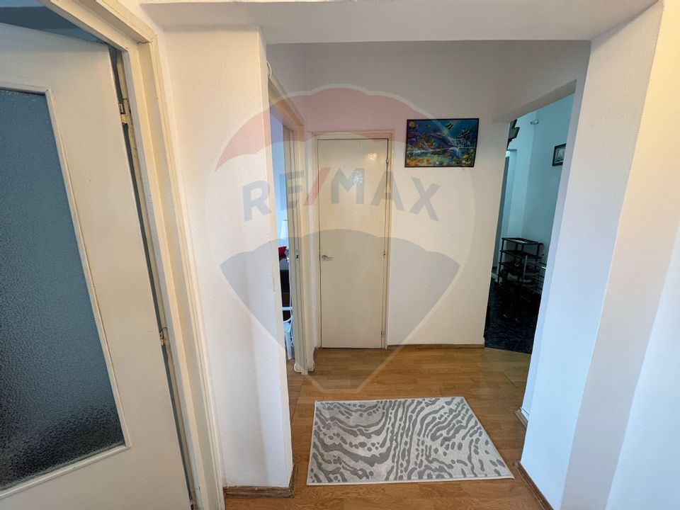 Apartament de vanzare - 4 camere- decomandat-Bistrita Lac