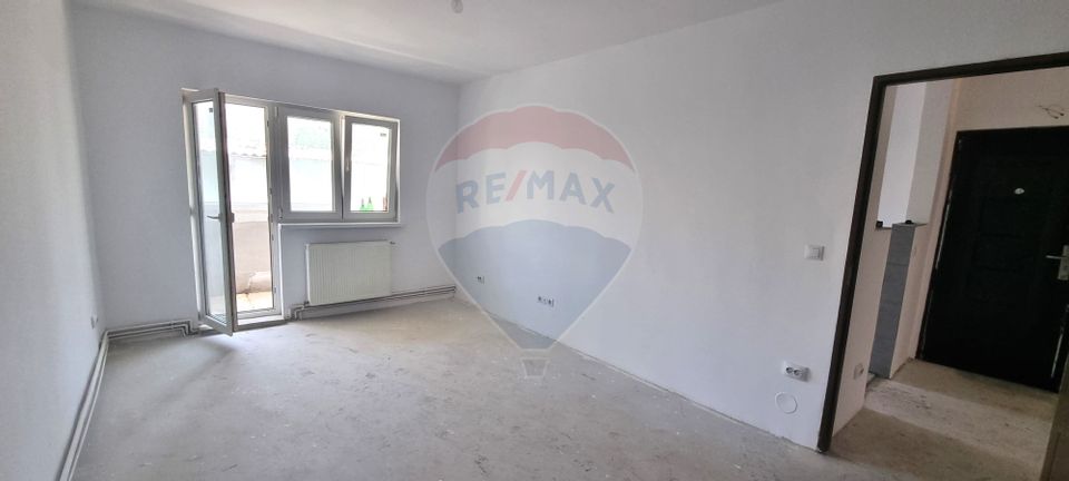 Apartament 3 camere decomandat, renovat, disponibil imediat