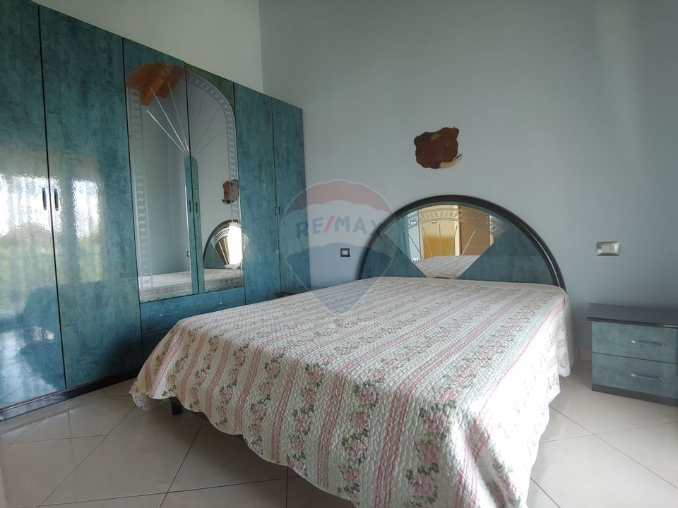 Casă / Vilă de lux cu 5 camere de vânzare în Vadu Moldovei, Suceava