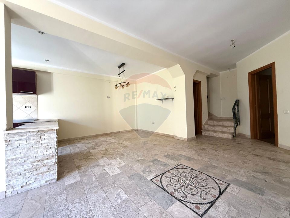 4 room House / Villa for sale