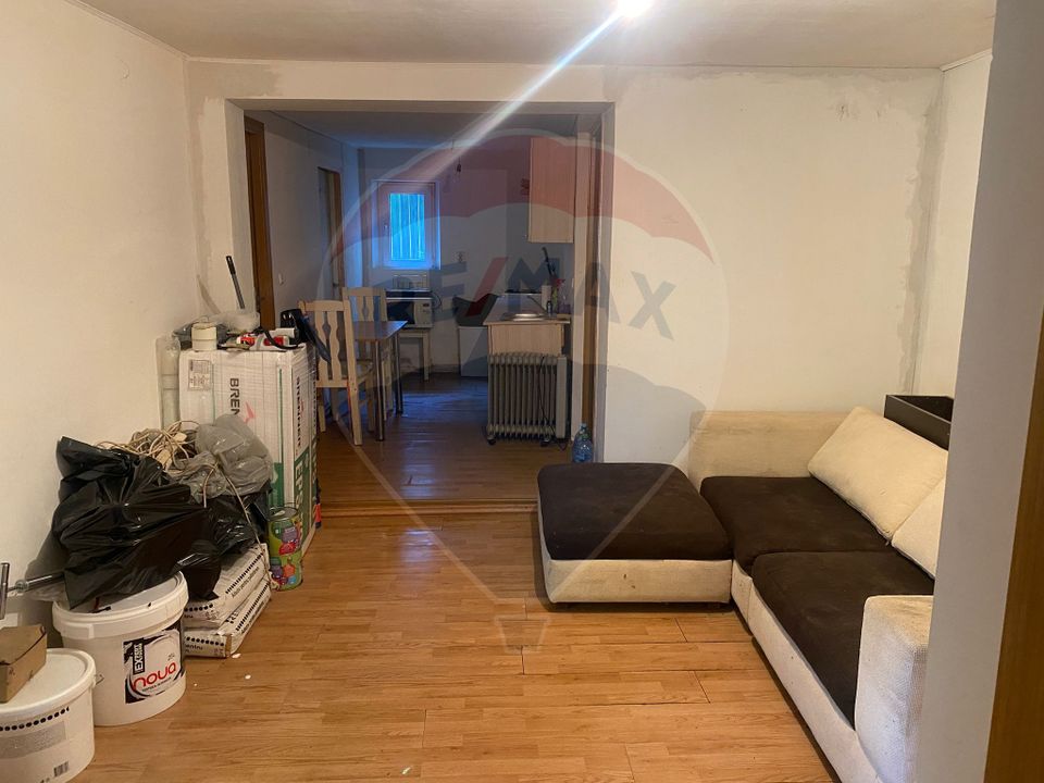 Teren 299.96mp Voluntari, casa 70 mp demolabila/renovabila