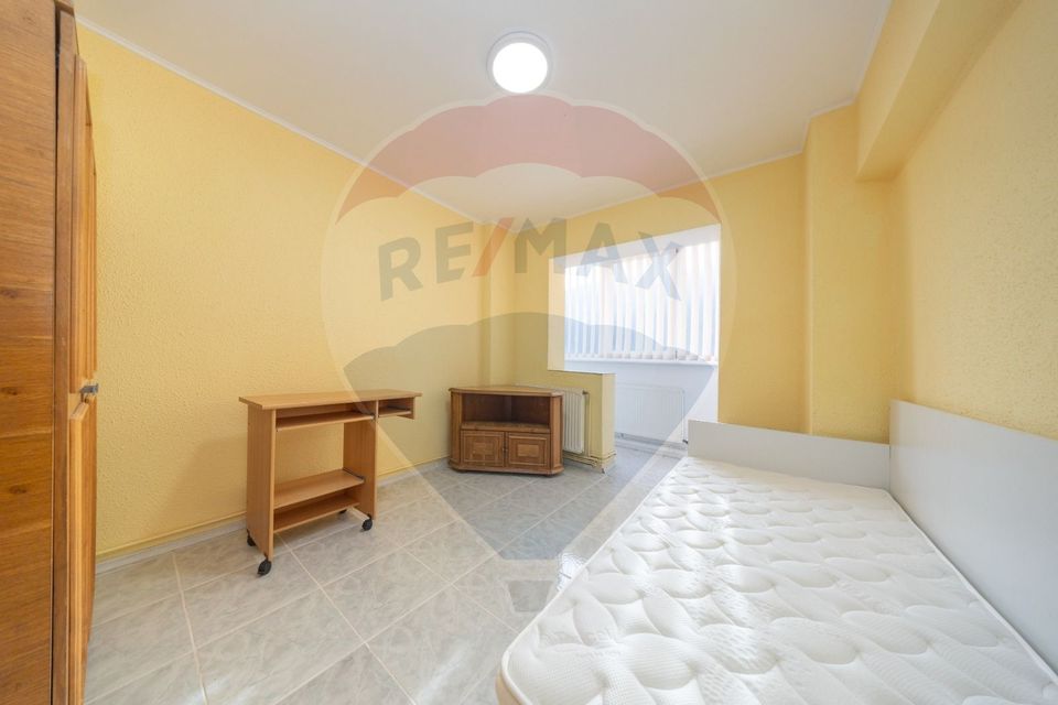 Apartament 4 camere vanzare - Racadau