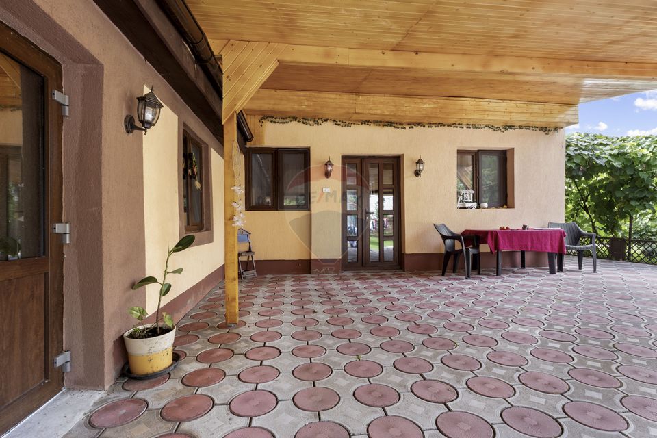 Casă complet renovata cu teren 648 mp de vanzare in Gradiste,Arad