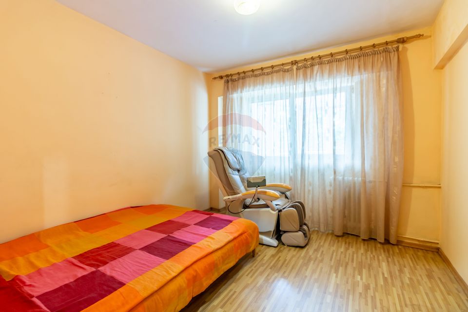 Apartament cu 3 camere de vânzare în zona Lacul Tei