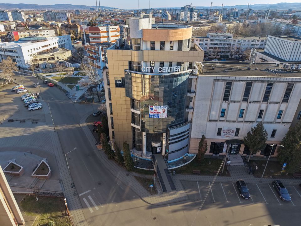 De inchiriat spatiu comercial ultracentral, Piata Revolutiei - Bacau