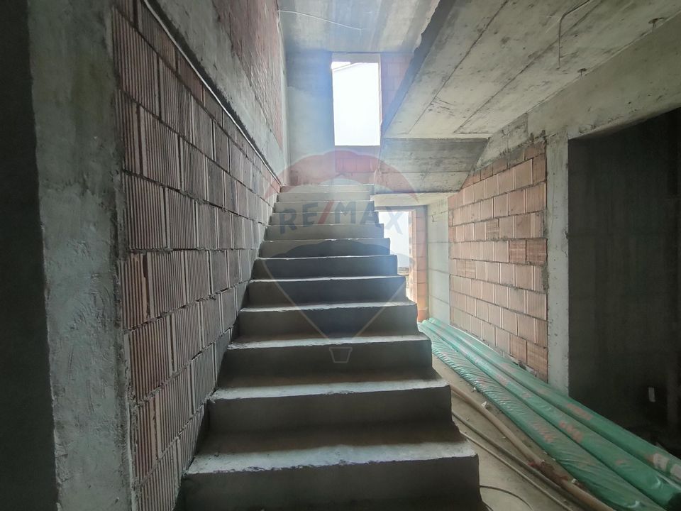 Apartament de vanzare cu gradina