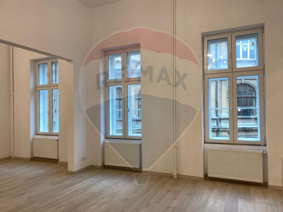 149sq.m Commercial Space for rent, Ultracentral area