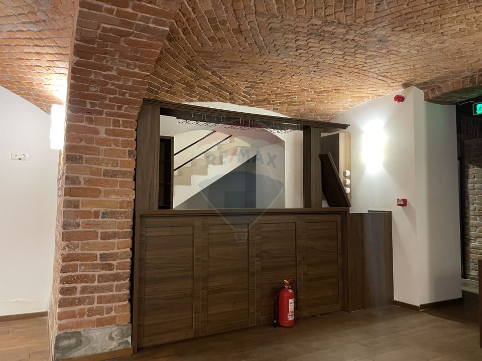 210sq.m Commercial Space for rent, Lipscani area