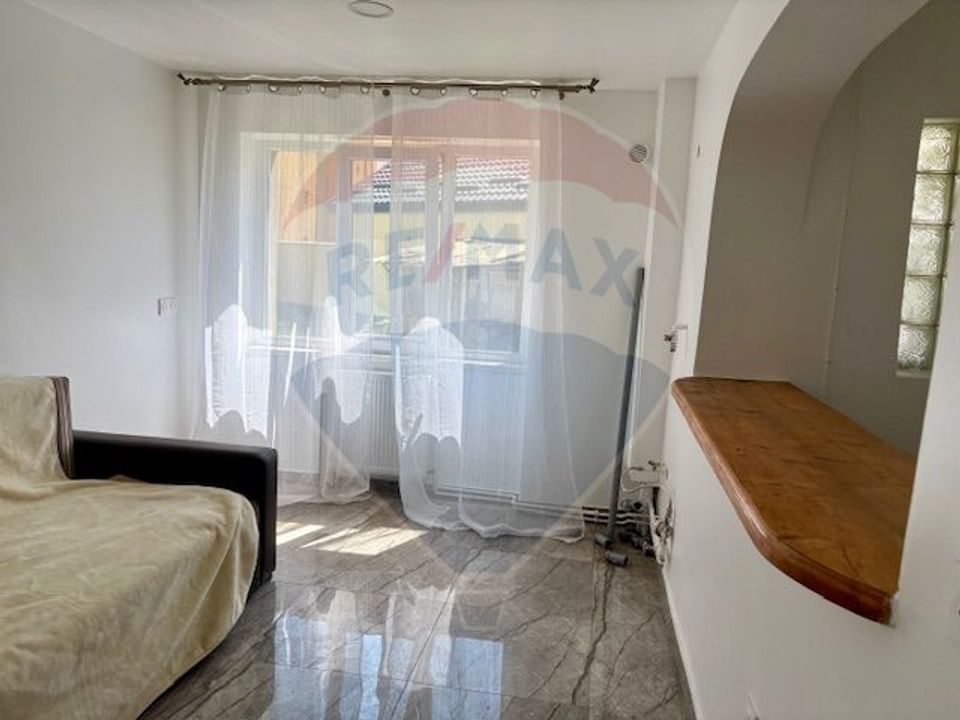 3 room Apartment for sale, Est area