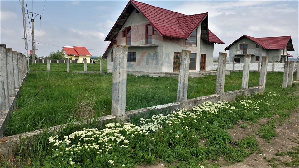 Vilă de vânzare in comuna Saucesti, Jud Bacau