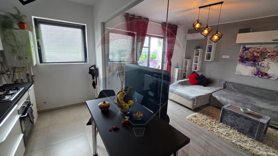 Apartament cu vedere spectaculoasa spre lac in Aqua City