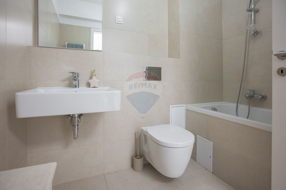 Apartament cu 3 camere decomandat, boxă și parcare la Casa Nobel