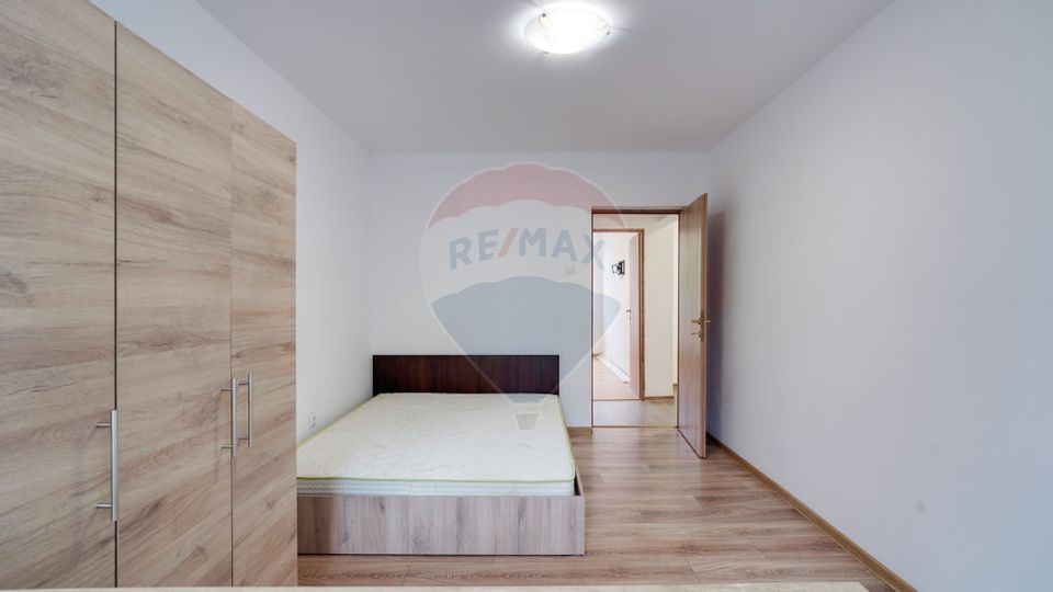 Apartament cu 3 camere de închiriat B-dul Victoriei