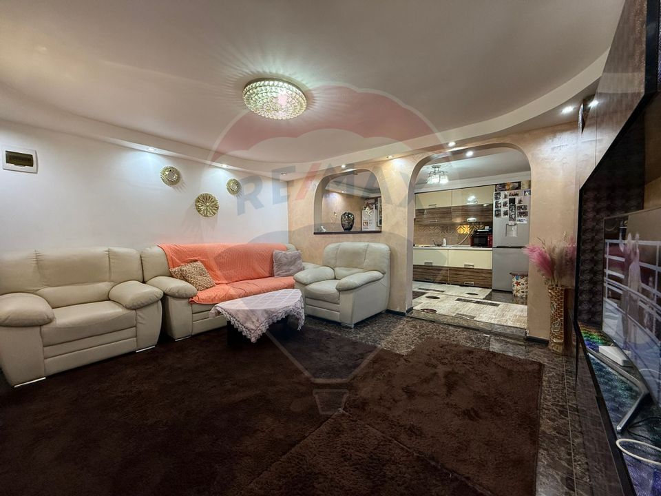 Casă  Vilă cu 4 camere de vânzare în zona Medeea  Constanta