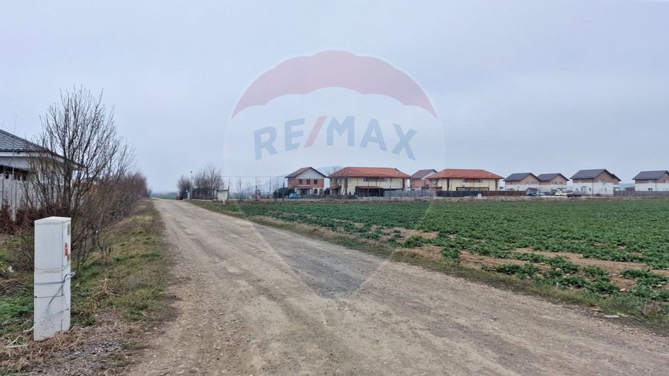 Land Sabareni near Bella Casa | 6979 sqm