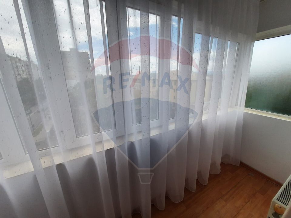 Apartament cu 2 camere mobilat si utilat.