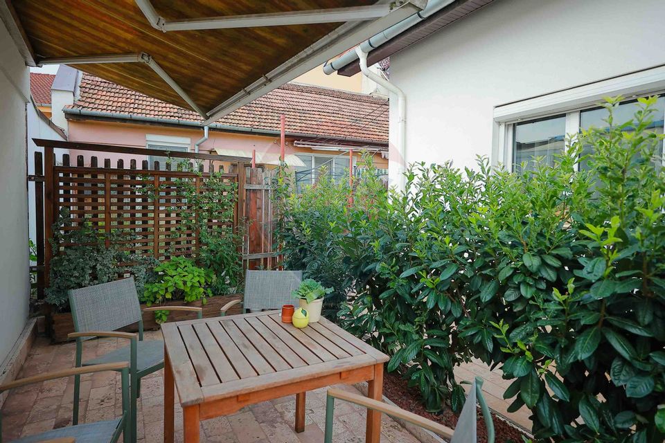 5 room Apartment for sale, Central area