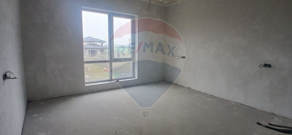 5 room House / Villa for sale