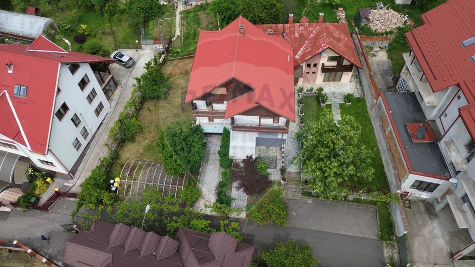 Casă de închiriat lângă parc – potrivită pentru centru / birouri