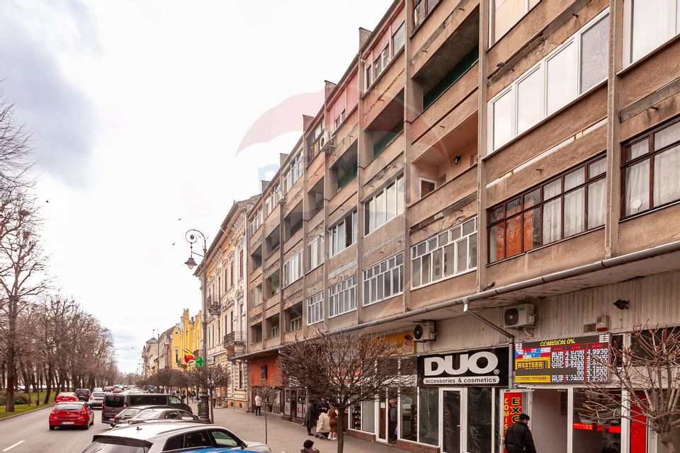 Apartament cu 2 camere de închiriat în zona Ultracentral