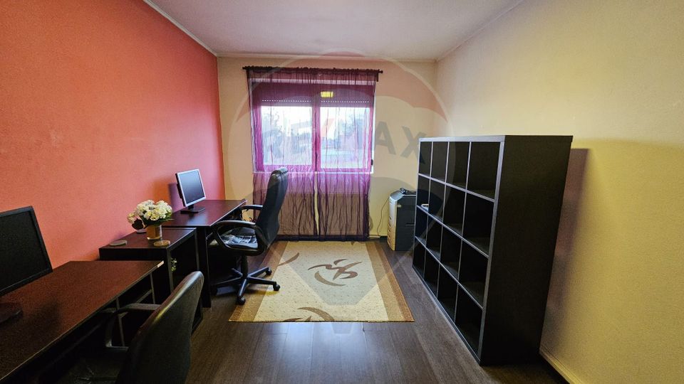 Casă / Vilă cu 4 camere de vânzare Dragomirești-Vale, curte proprie